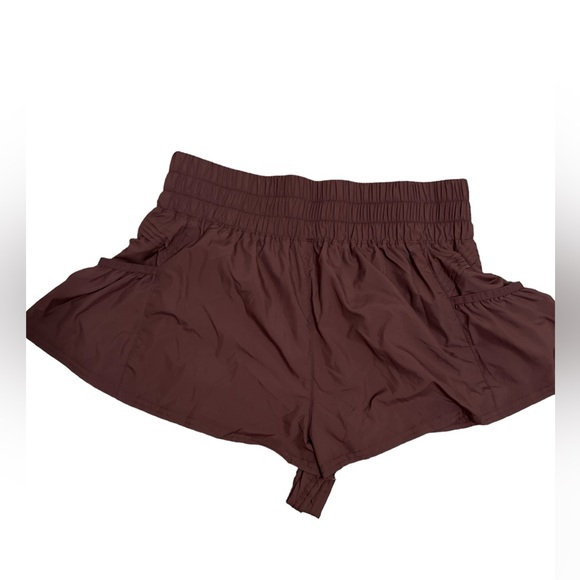 NWT FREE PEOPLE MOVEMENT SPORTS SHORTS SIZE CINAMON TOASTED COLOR - Picture 2 of 4